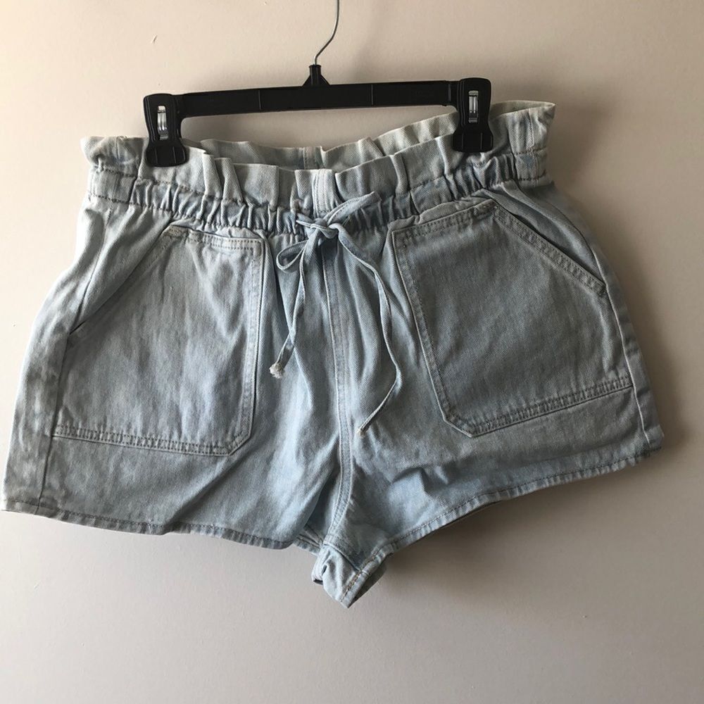 Vigoss Paperbag High Rise Denim Shorts Size 32 NWT Light Blue